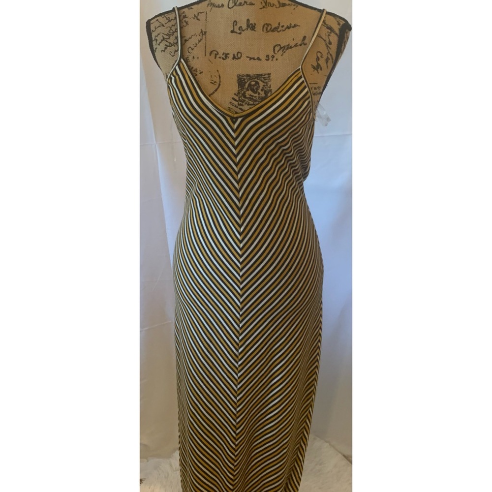 Hearts and Hips Dress Size Large